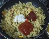 A picture of step 5 of Farfalle Pasta With Red Sauce.