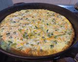 Foto del paso 4 de la receta: Tortilla de vegetales y arvejas