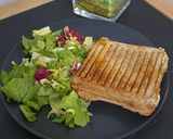Une image de l'étape 2 de Croque Panini Jambon Mozarella et Bleu.