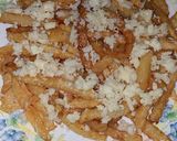 A picture of step 3 of Cheesy fries.
