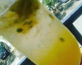 Hình bước làm 2 của món Passion Soda (soda chanh dây)