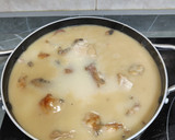 Foto del paso 10 de la receta: Pollo al ajillo con cava