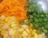 A picture of step 2 of Vegetable Oats Daliya.