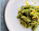Foto del passaggio 2 della ricetta Pasta al pesto di spinaci