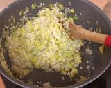 Une image de l'étape 1 de Risotto au poireau.
