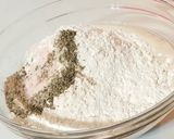 صورة لخطوة 2 من وصفة بيتزا على الطريقة الايطالية الاصلية 😋