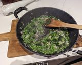 A picture of step 4 of Pasta in a pea sauce.