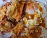 Foto del paso 7 de la receta: Huevos fritos y bogavante frito con vinagreta de jugo de bogavante