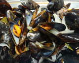 Foto del paso 3 de la receta: Mejillones al vapor/Músculs bullits amb ceba