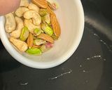 A picture of step 2 of Makhana Panjiri.