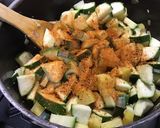 Une image de l'étape 11 de Soupe de pommes de terre et courgettes à la tomate.