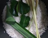 Foto langkah ke 2 dari resep Nasi Kuning Sederhana.