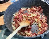 Une image de l'étape 12 de Tagliatelles à la viande séchée, girolles et crème de courgettes.