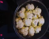Foto del paso 1 de la receta Coliflor al azafrán con jamón deshidratado