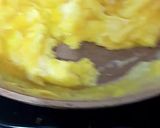 Foto langkah ke 3 dari resep Telur Tumis Jamur.