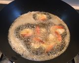 Foto langkah ke 5 dari resep Udang 'Butterfly'.