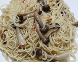 Foto langkah ke 4 dari resep #116. Spaghetti Aglio Olio Jamur Shimeji.