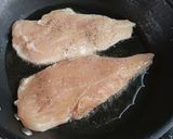 Foto del paso 1 de la receta Pechugas de pollo con Manzana