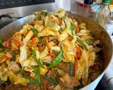 A picture of step 6 of Chicken & Shrimp Miki Bihon Guisado.