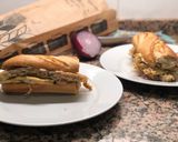 Foto del paso 3 de la receta Bocadillo de tortilla de atún
