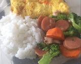 Foto langkah ke 8 dari resep Capcay feat Omelete Ala Breakfast Hotel.