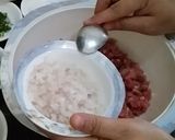 A picture of step 1 of Kachay Qeemay ke kebab.