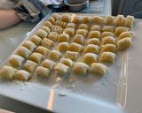 Gnocchi - Tejszínes, fokhagymás sajtos szószban 🥔🥚🧀🧄 recept fázis 2 fotója