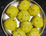A picture of step 2 of Street Style Vadapav.