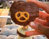 Foto del paso 3 de la receta: 🥨🍫Galletas de chocolate y pretzels 🍫🥨