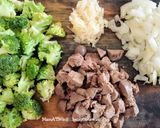 Foto langkah ke 2 dari resep Brokoli Hati Ayam Saus Kecap (toddler).