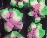 Foto langkah ke 8 dari resep Bolu kukus semangka.