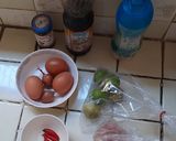 รูปขั้นตอนการทำที่ 1 ของ ยำไข่เจียวหมูสับน้ำพริกเผา