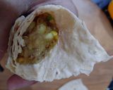 A picture of step 3 of Leftover Roti Samosa.