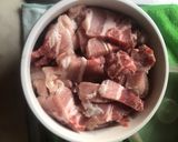 A picture of step 1 of Marinaded pork belly 滷五花肉.
