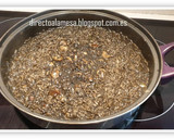 Foto del paso 6 de la receta: Arroz negro con calamares y salsa alioli