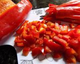 Foto del paso 1 de la receta: Churrasquitos a las 3 cebollas y a los 3 ajíes (en disco de arado o bifera)