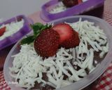 Foto langkah ke 5 dari resep Fruit Salad Chocolate Dressing.