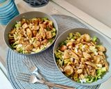 Foto del paso 7 de la receta Ensalada templada de cogollos con huevo cocido y pota al curry