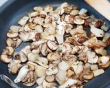 Póréhagymás cukkini krémleves, pirított gombával! recept fázis 6 fotója