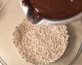 Foto del passaggio 2 della ricetta Barrette di riso soffiato e cioccolato