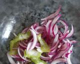 Foto del paso 2 de la receta: Boniatos asados con cebolla en escabeche y queso