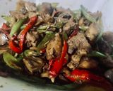 Foto langkah ke 4 dari resep Tumis Pedas Kecap Ati Buncis.