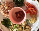 รูปขั้นตอนการทำที่ 1 ของ พริกแกงหมู