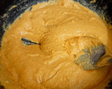 டபுள் லேயர் சாக்கோ வேர்க்கடலை பர்ஃபி (Double layer peanut burfi recipe in tamil) ரெசிபி ஸ்டேப் 4 புகைப்படம்