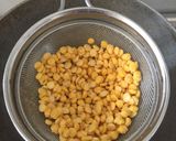 A picture of step 3 of Namkeen chana dal.