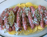 Foto del paso 3 de la receta: Salchichas al horno con patatas