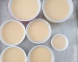 Gambar langkah 4 resipi Blueberry Crème Brulée.