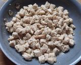 A picture of step 6 of Mediterranean Style Bite-size Pan-fried Chicken.