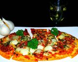 A picture of step 5 of Mike's EZ Pepperoni & Roasted Garlic Flatbread Pizza.