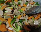 Foto langkah ke 4 dari resep Mie Goreng Jawa.